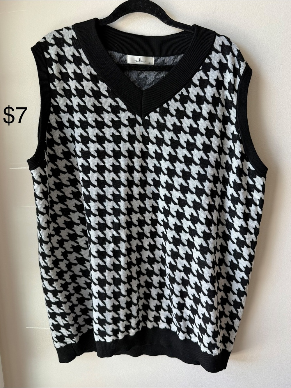 Classic Houndstooth V-Neck Sleeveless Sweater Vest - Black/White